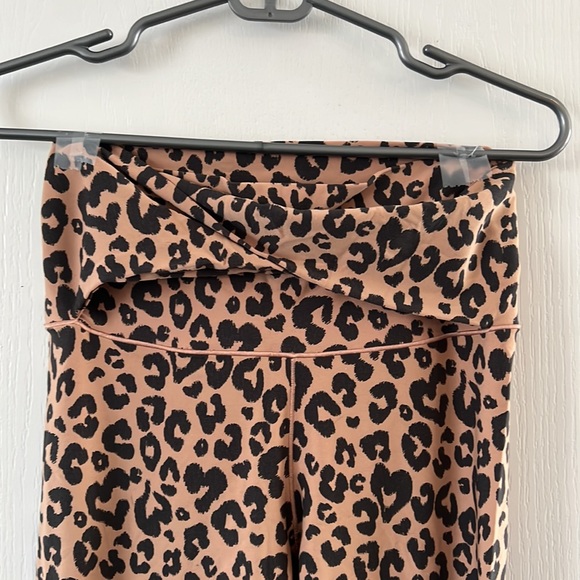 Aerie Leopard Twist Legging 7/8 L - Picture 2 of 4